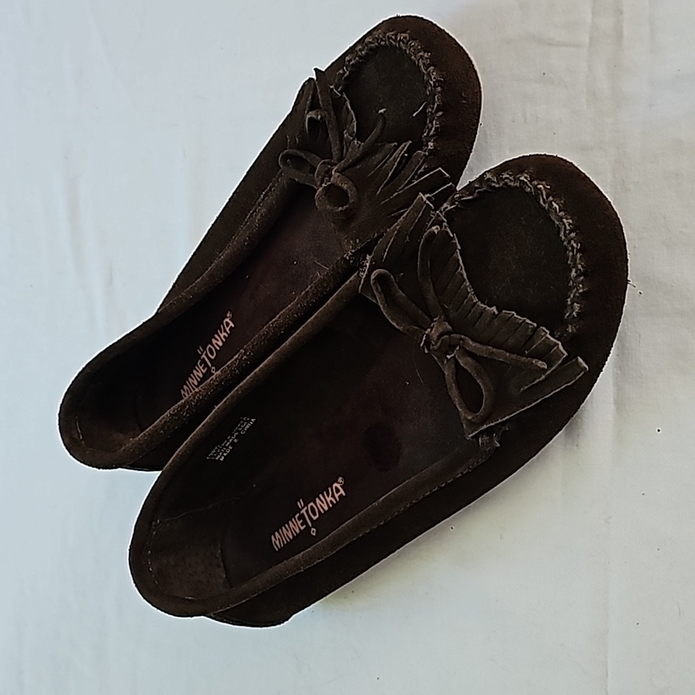 Minnetonka Brown Moccasin  with Rubber Soles. Size 7. Leather Suede.